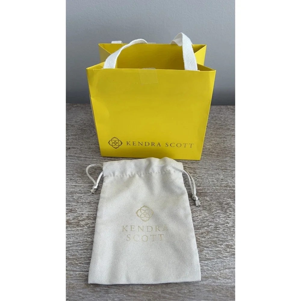 Kendra Scott Gift Set Yellow Shopping Bag & Gray Jewelry Pouch
